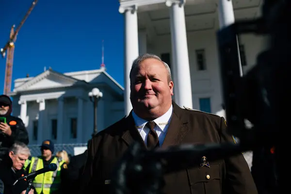 Trump Pardons Convicted Virginia Sheriff in Bribery Case