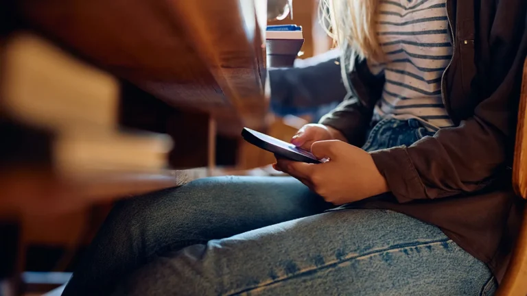 South Carolina School Year Starts with Statewide Student Cellphone Ban