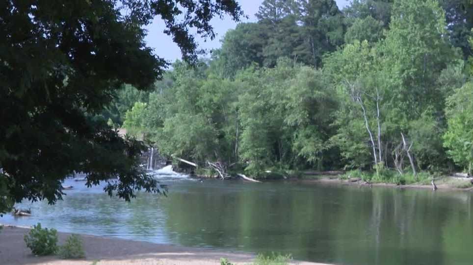Body Found Floating in Catawba River: South Carolina Authorities Launch Investigation