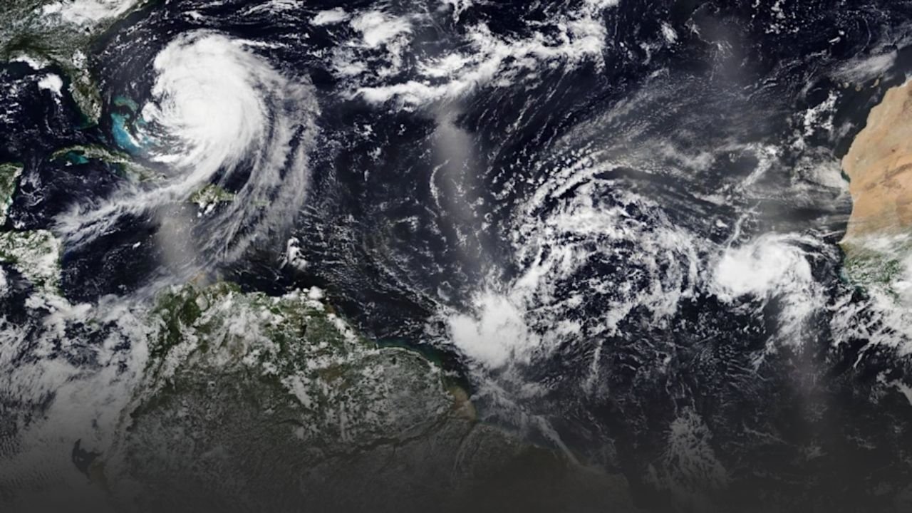 Caribbean Storm Update: Bahamas Slammed by 35-Foot Waves as Tropical Storm Erin Moves Away From North Carolina