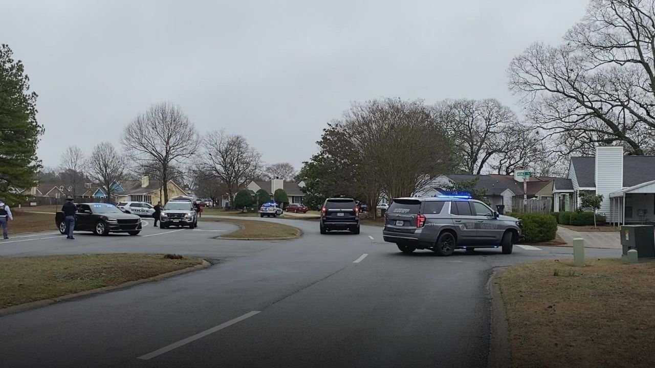 Man Barricades Himself and Fires at Warner Robins Police Before Being Shot