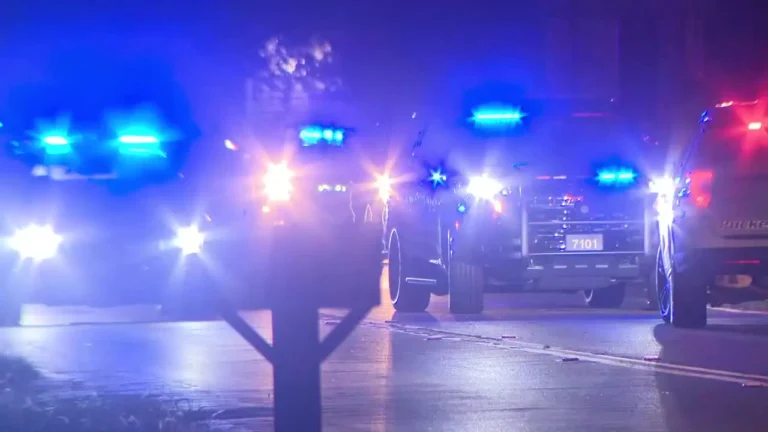 Cobb County Man Seriously Injured in Late-Night Crash