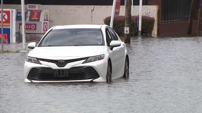 Cars in Charleston Caught Driving Through Floodwaters Despite Warnings