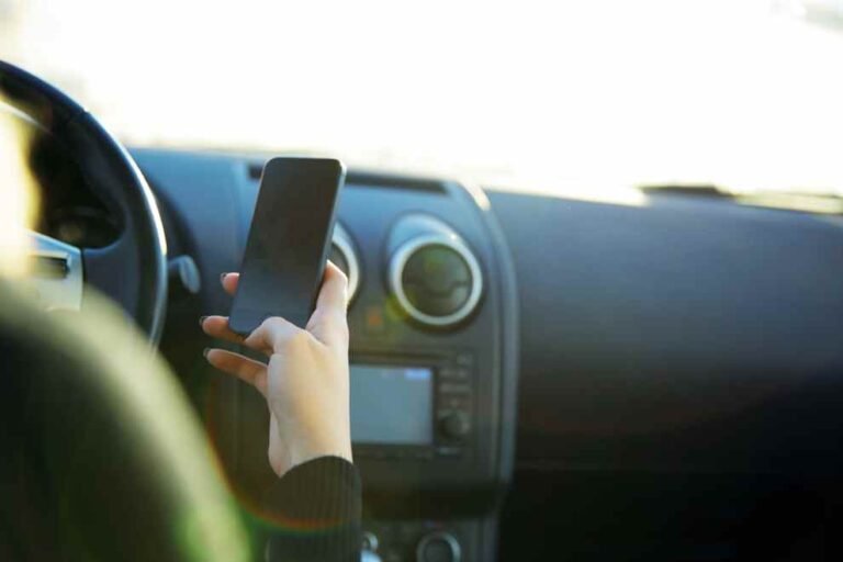 Georgia Hands-Free Law: Using Your Phone at a Red Light Could Cost You Now