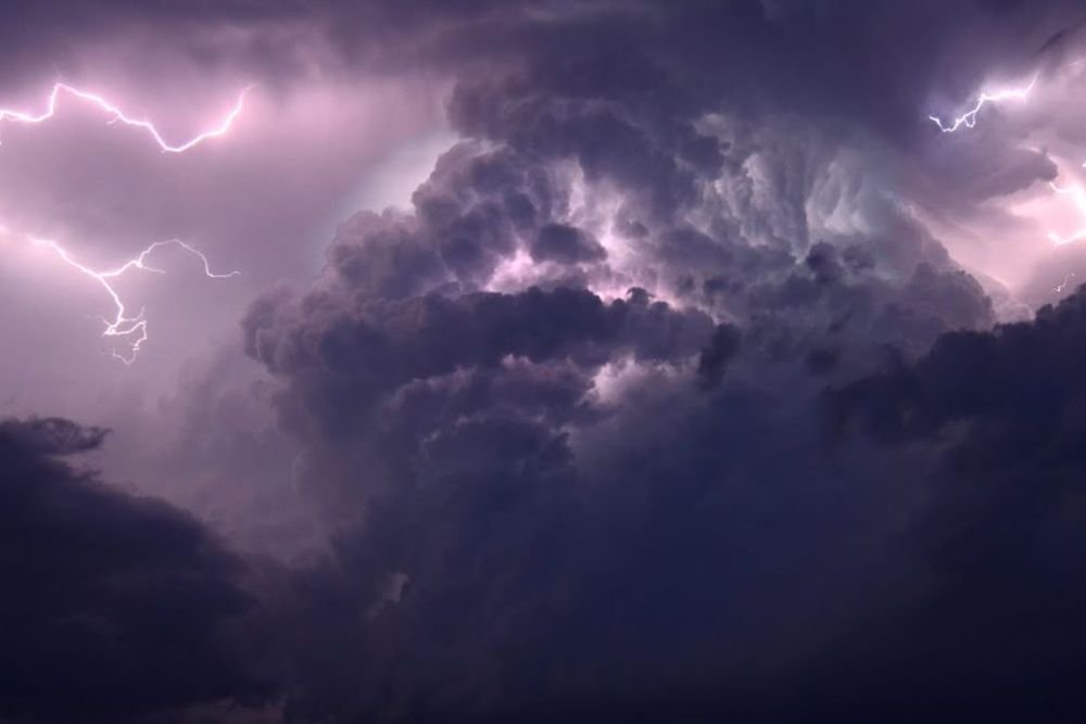 Chicago Faces Storm Risk Saturday Night With Wet Conditions Into Next Week