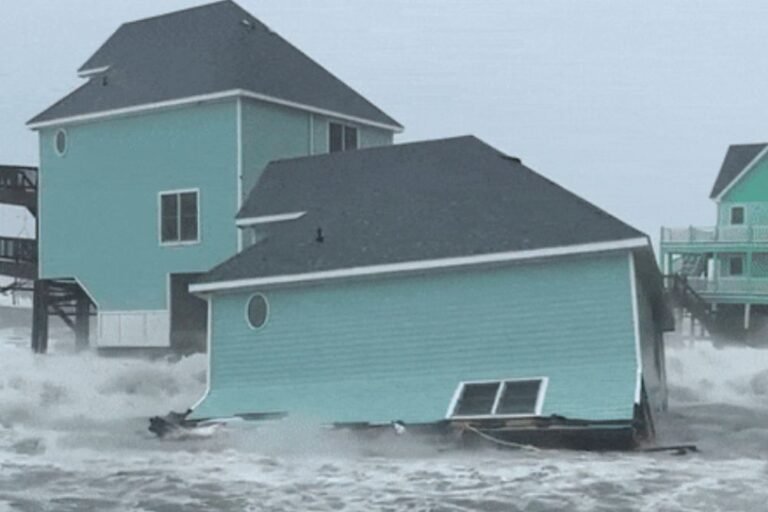 Four Homes Collapse Into the Ocean as Rough Surf Batters North Carolina’s Outer Banks