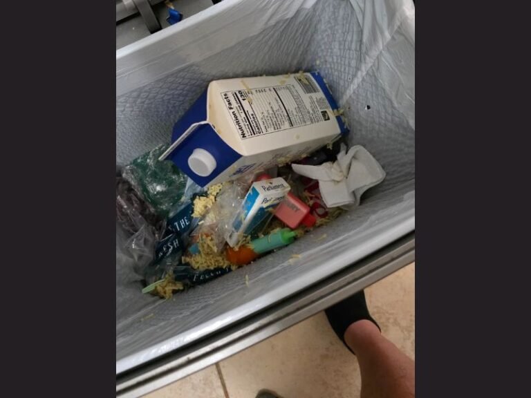 Dad Quits Vaping After His 6-Year-Old Imitates Him in the Bathroom