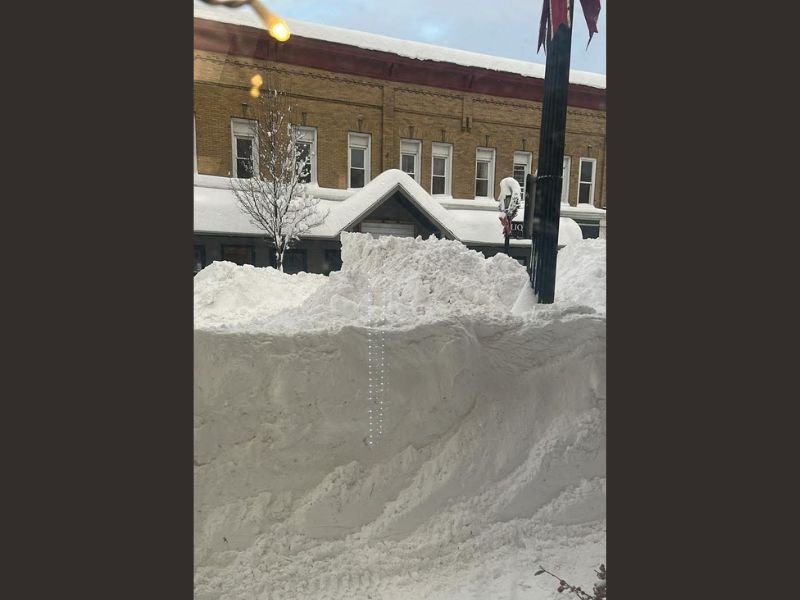 New York Buried by Historic Lake-Effect Snow as Upstate Communities See Up to Six Feet in Just Three Days