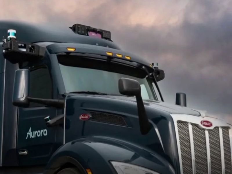 Aurora Innovation Plans to Launch Driverless Semi-Trucks on Phoenix Roads by End of 2026, Marking Major Expansion of Autonomous Freight