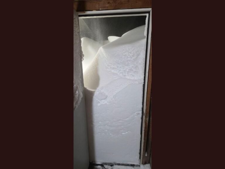 Michigan’s Upper Peninsula Buried Under 3 Feet of Snow as Gwinn and Marquette Areas Face Massive Drifts and Ongoing Snowfall