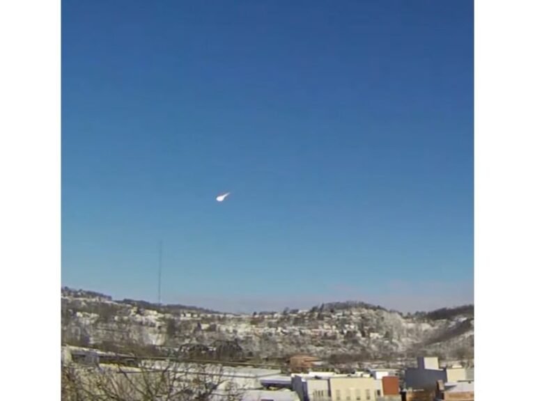 Ohio, Pennsylvania and Great Lakes Region Shaken by Morning Sonic Boom as Meteor Breaks Apart Over Northern Ohio Around 9 AM