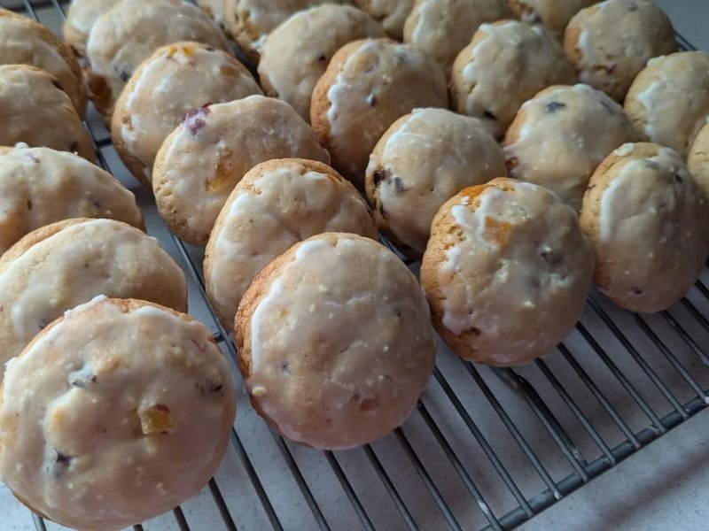 Woman Honors Late Mother by Baking “Painted Lady” Cookies Each Year on Anniversary of Her Passing and Sharing the Family Recipe